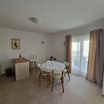 By The Sea - 4349 Apartman